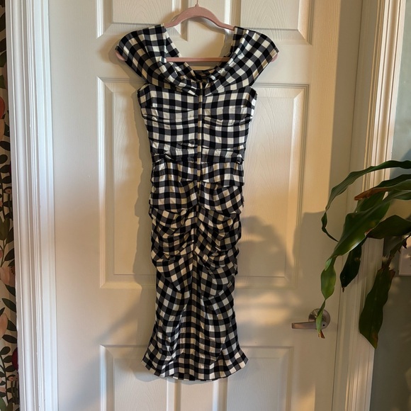 DOLCE & GABBANA Monochrome Gingham
Checked Ruched Bodycon Dress Size 2 - Picture 7 of 8